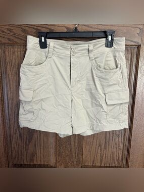 Eddie Bauer Women's Shorts in Light Olive